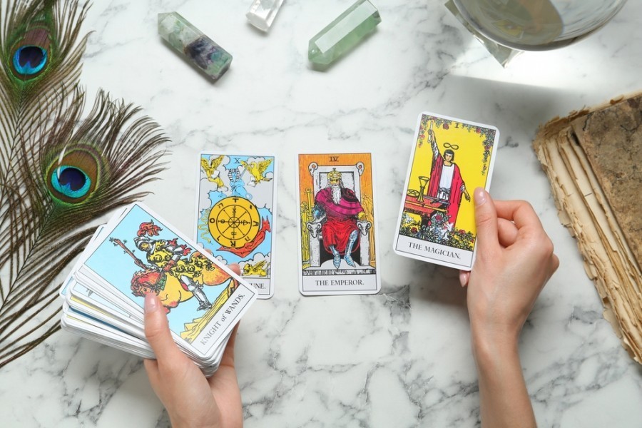 Quelles sont les combinaisons possibles avec l'Empereur dans le tarot ?